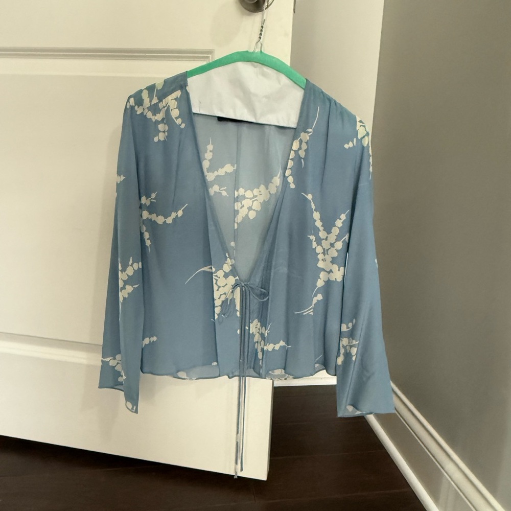 Realisation Blue Floral Blue Women's Top size XS